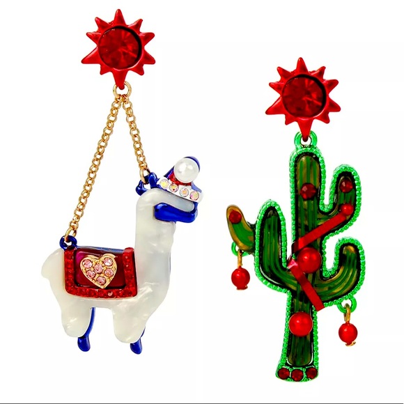 New BETSEY JOHNSON Llama Mismatch Drop Earrings - Picture 1 of 7